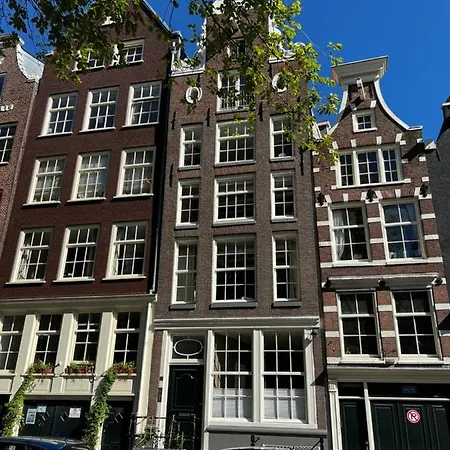 Unique Historic With Canal View In Central *